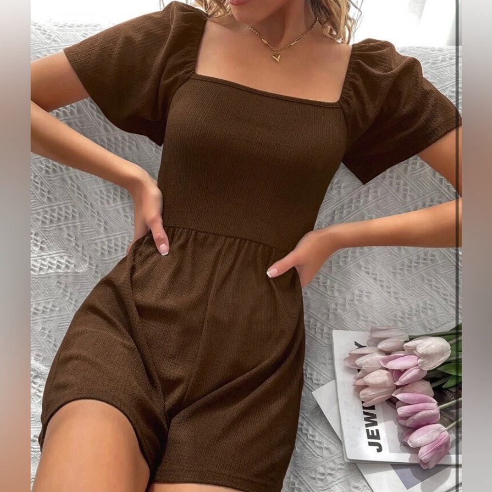 Brown knot back romper!!! Size XS